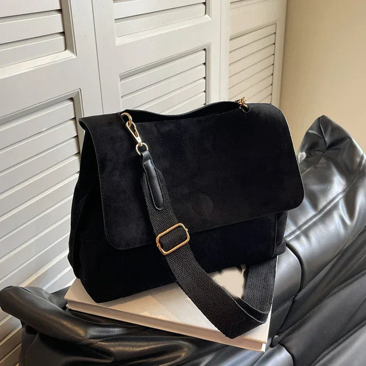 Elle | Vintage suede shoulder bag