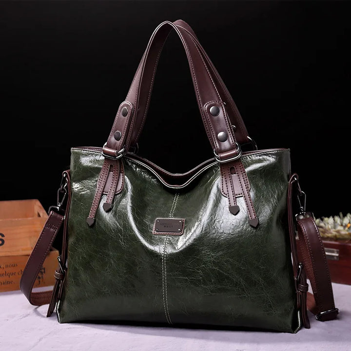 Olivia | Soft leather bag with two shoulder straps and elegant details